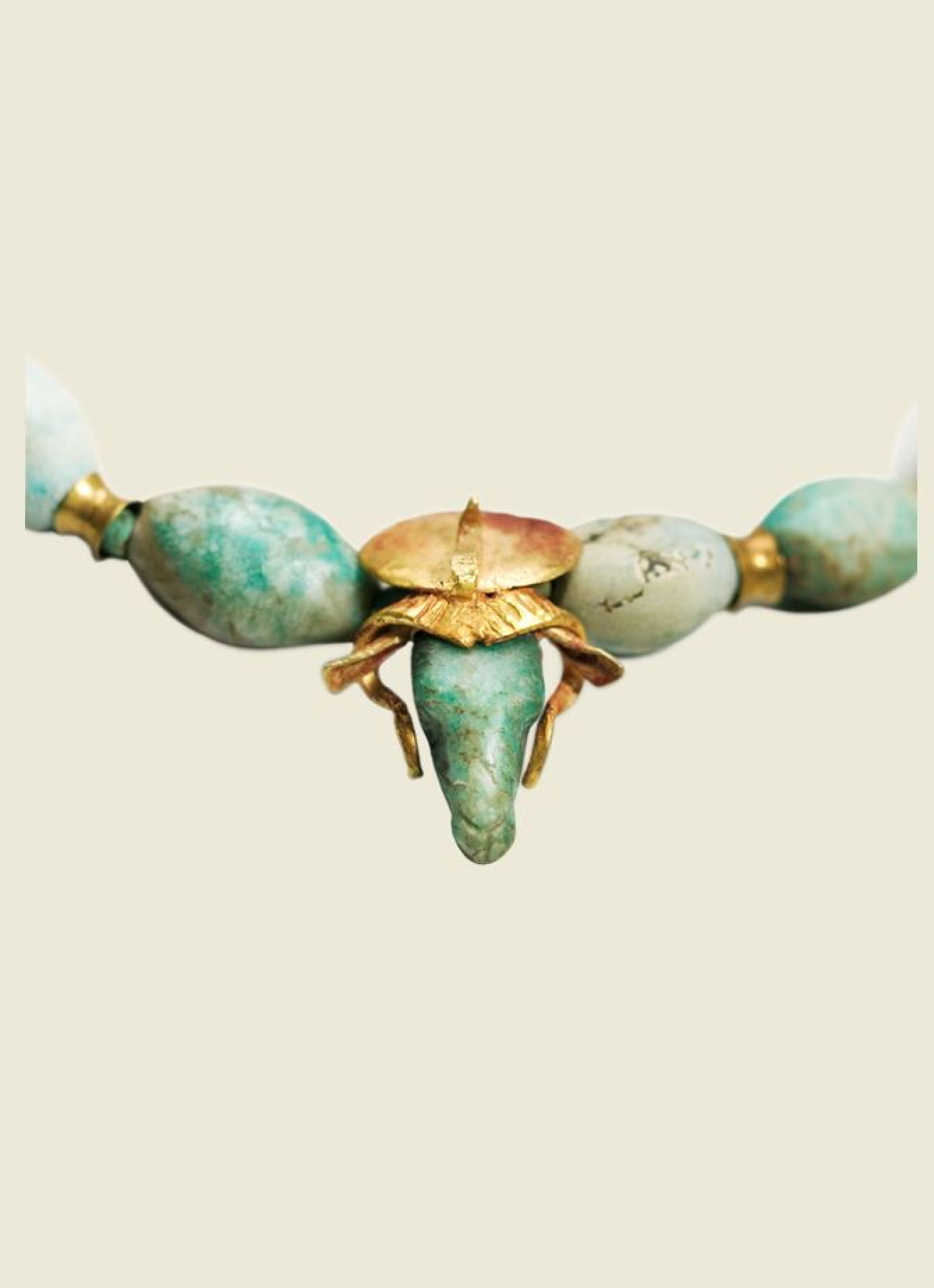 Collaret cuixita d'or i turquesa
Baixa Època
Dinastia XXV (715-664 aC)
Or i turquesa
Longitud: 40 cm
Inv.: MEB E-840