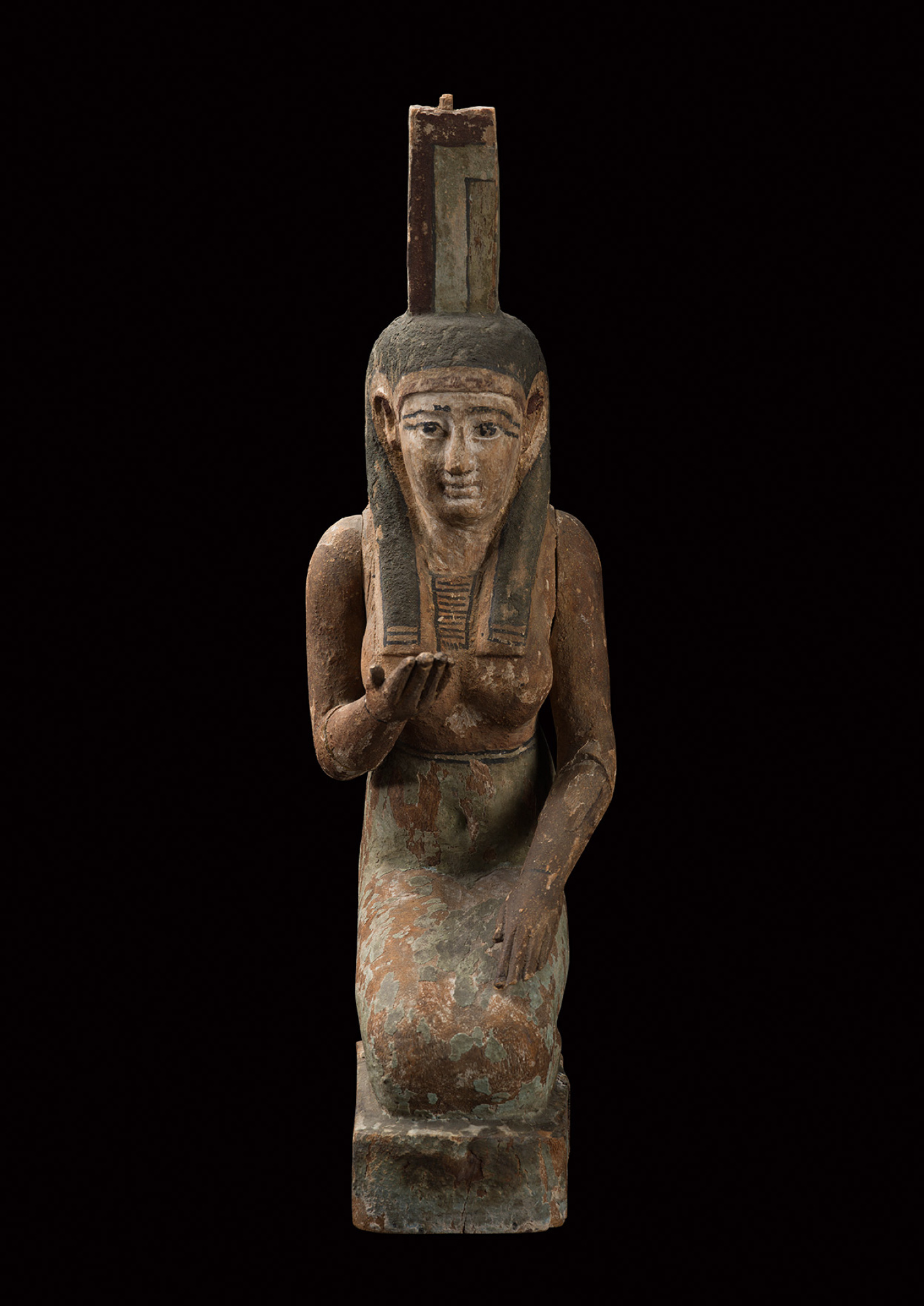 Neftis
Baixa Època (715-332 aC)
Fusta pintada
Alçada: 32 cm
Inv.: MEB E-241