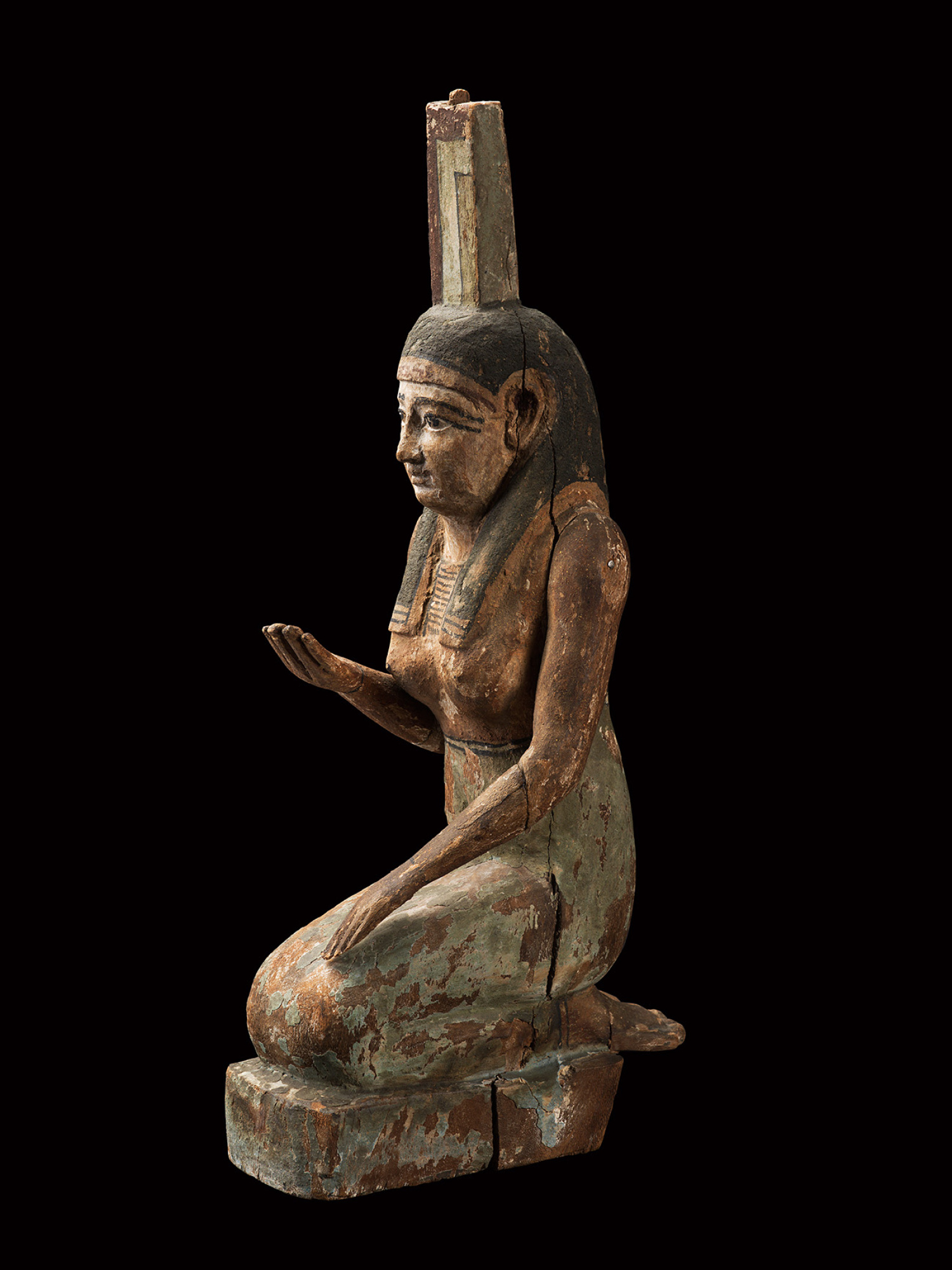 Neftis
Baixa Època (715-332 aC)
Fusta pintada
Alçada: 32 cm
Inv.: MEB E-241