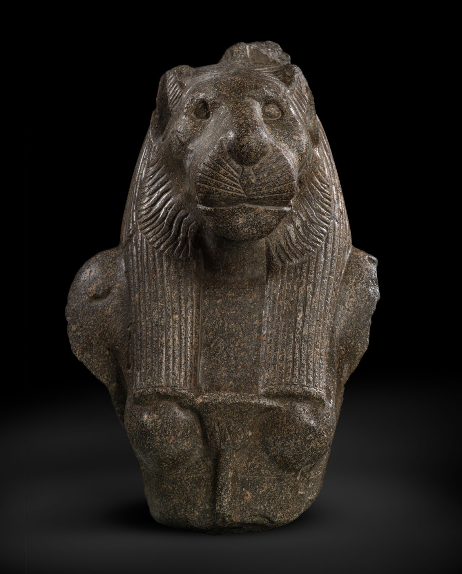 Sekhmet
Dinastia XVIII, regnat d’Amenhotep III (1391-1353 aC)
Granit
Alçada: 58 cm
Inv.: MEB E-333