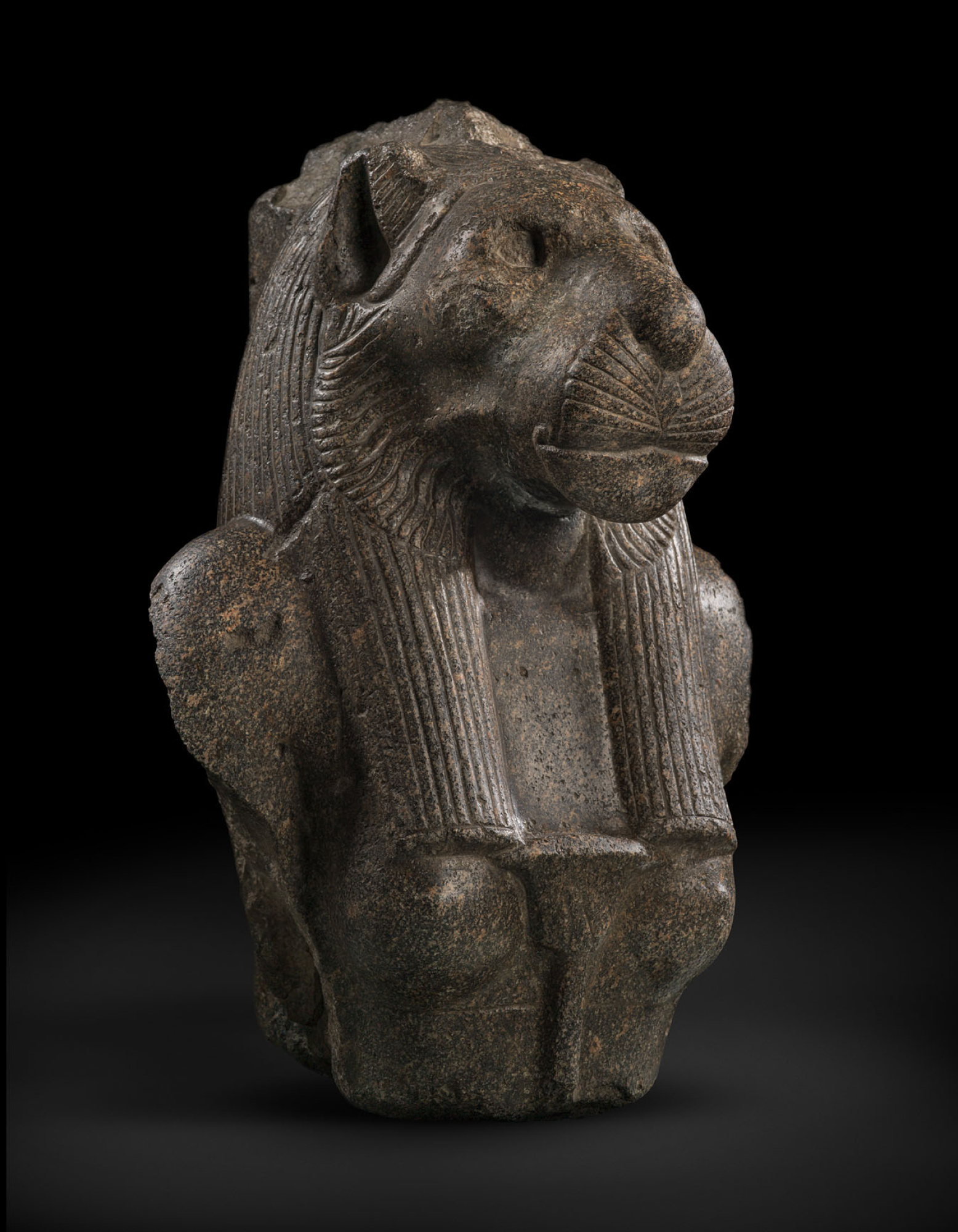Sekhmet
Dinastia XVIII, regnat d’Amenhotep III (1391-1353 aC)
Granit
Alçada: 58 cm
Inv.: MEB E-333