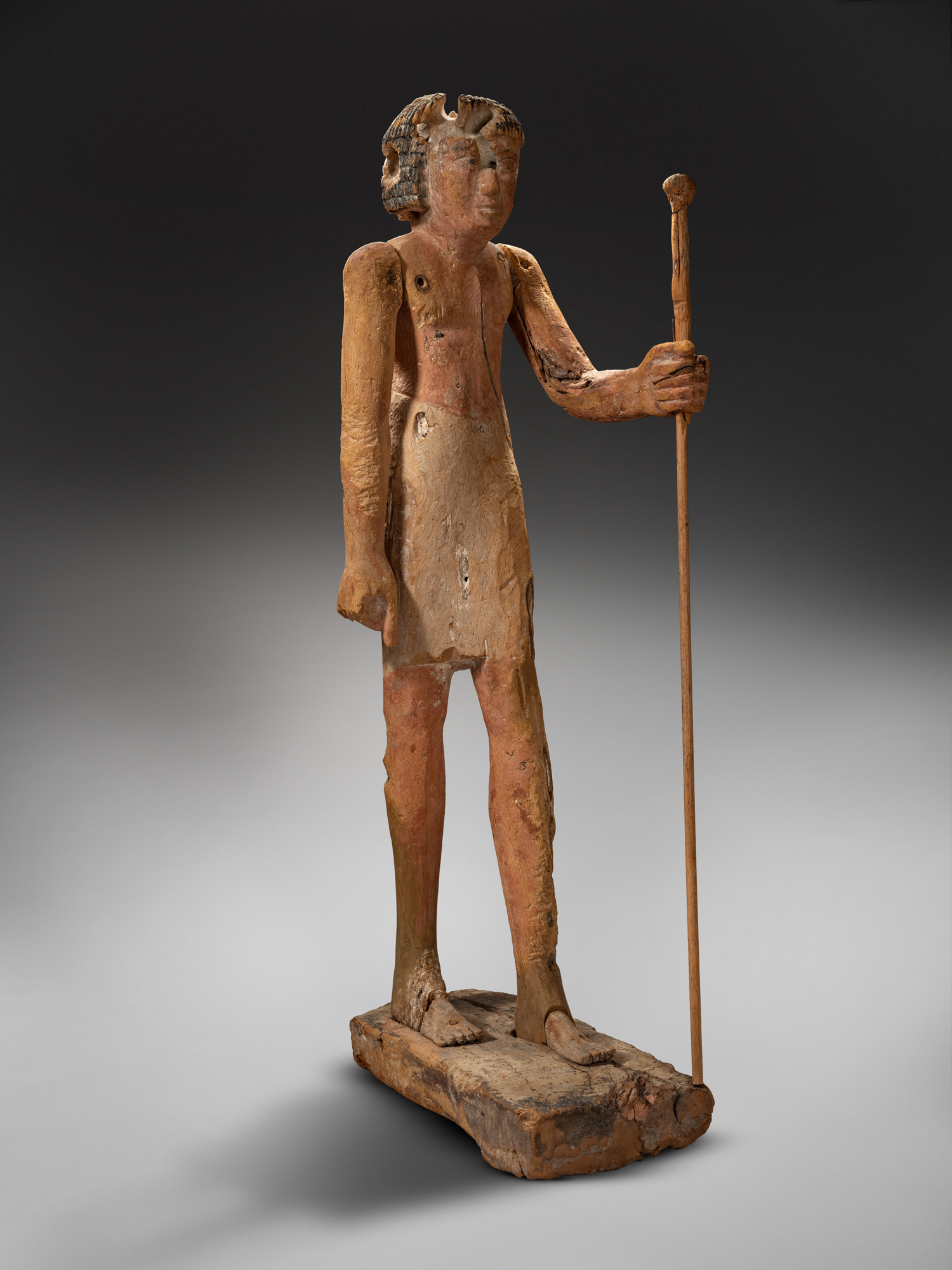 Noble del Regne Antic
Regne Antic, Dinastia VI (2323-2150 aC)
Fusta estucada i pintada
Alçada: 75 cm
Inv.: MEB E-1004