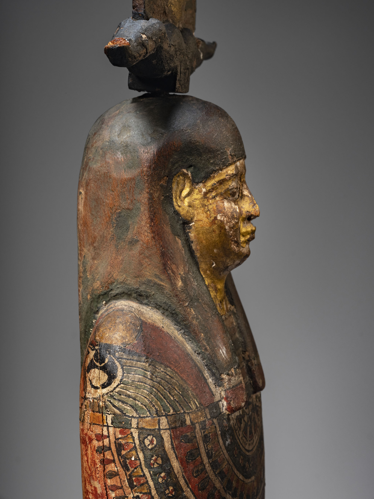 Ptah-Sokar-Osiris
Baixa Època (715-332 aC)
Fusta estucada i pintada
Alçada: 78 cm
Inv.: MEB E-206