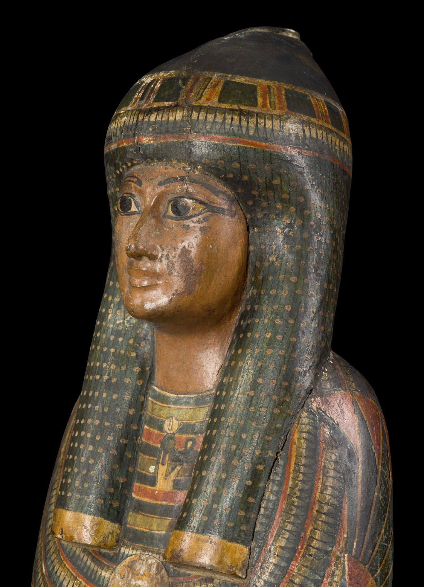 La Dama Djedmontuiuesankh
Tercer Període Intermedi, Dinastia XXII (945-715 aC)
Tela estucada i pintada (cartonatge)
Longitud: 172 cm
Inv.: MEB E-345