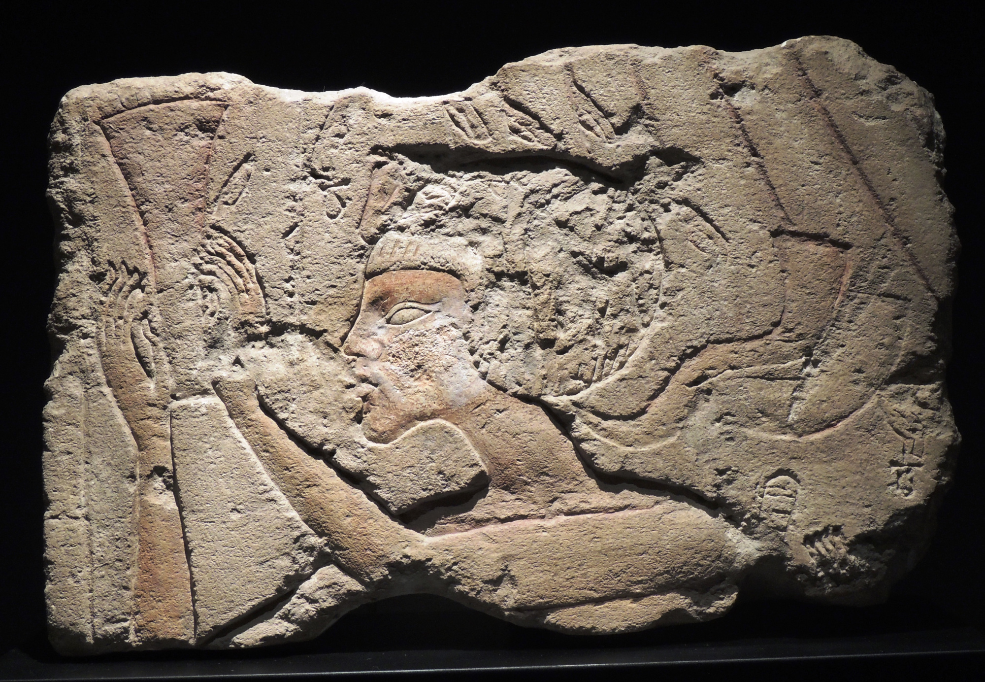 Amenhotep IV/Akhenaton
Dinastia XVIII, regnat d’Akhenaton (1363-1335 aC)
Pedra sorrenca
Alçada: 22 cm
Inv.: MEB E-421