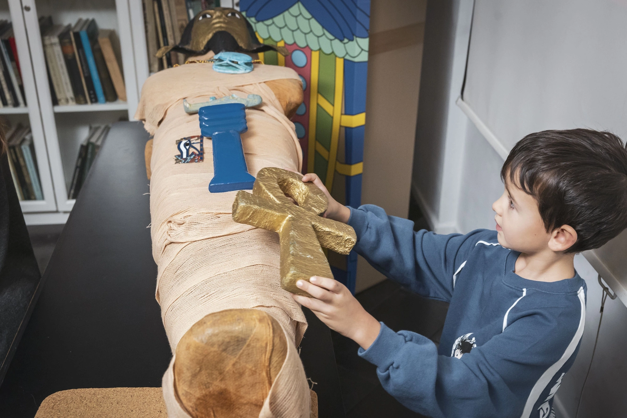 Taller de momificació escolar al Museu Egipci de Barcelona