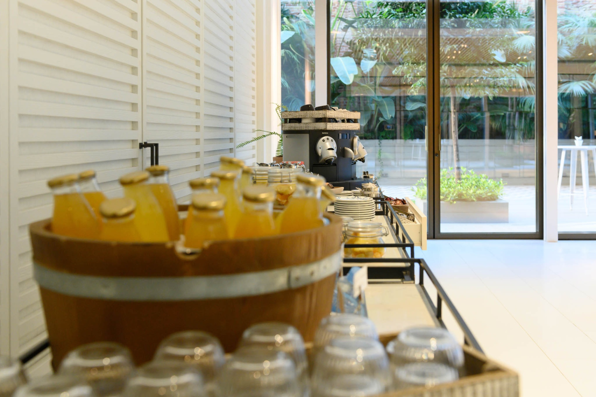 Coffee Break | The Twins - Seventy Barcelona