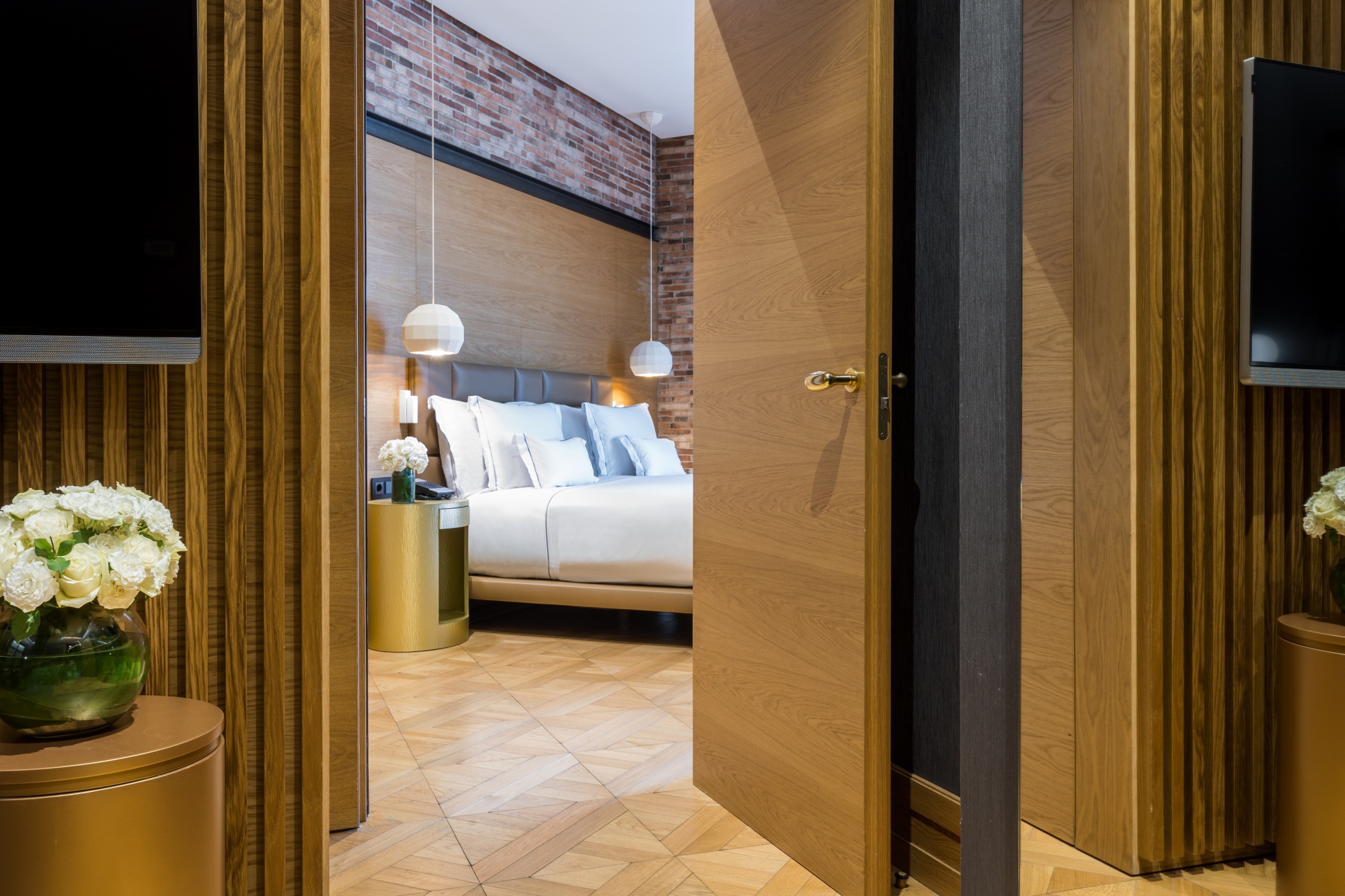 MH SUITE PG 851013 MH SUITE PG 851013